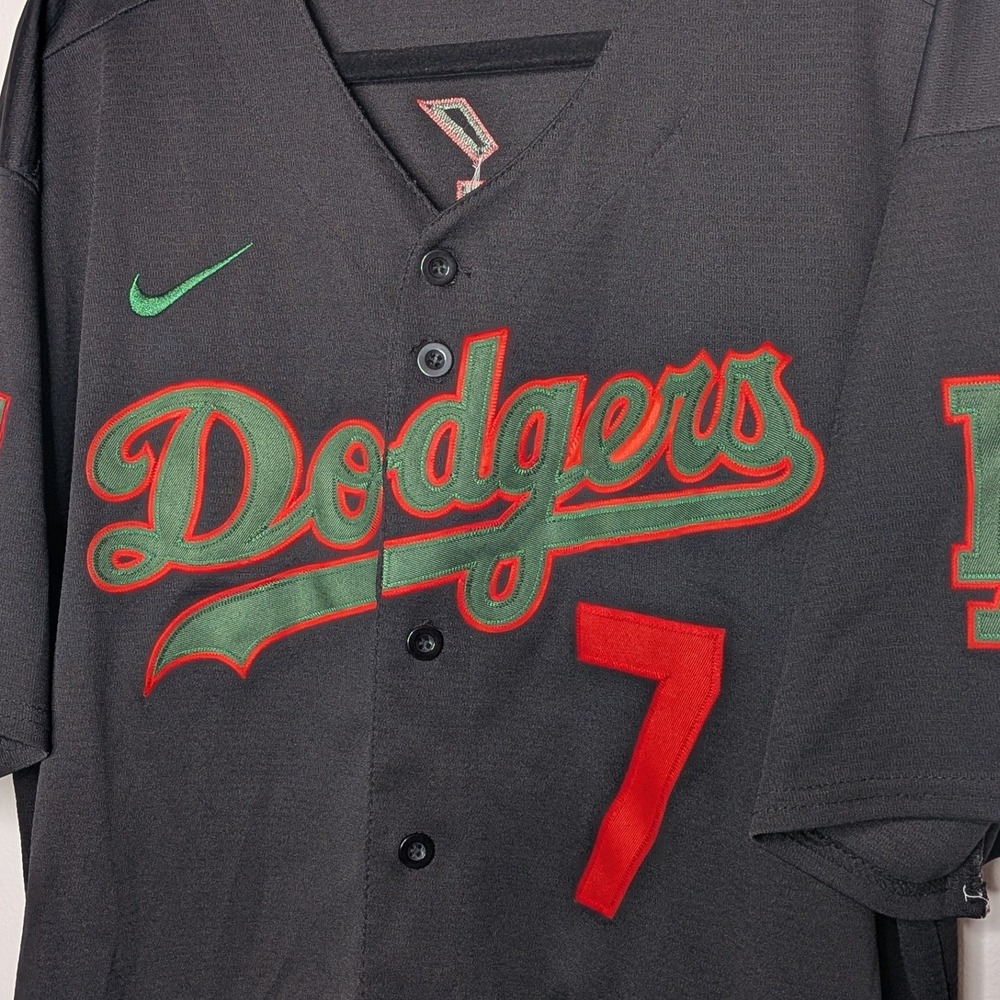 Nike MLB LA Dodgers Urias #7 Mexico Edition World Series Jersey Black XL - Picture 3 of 9